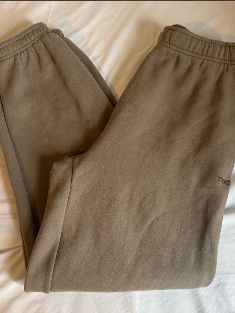 Aritzia TNA Cozy Sweatfleece mega fit sweatpants